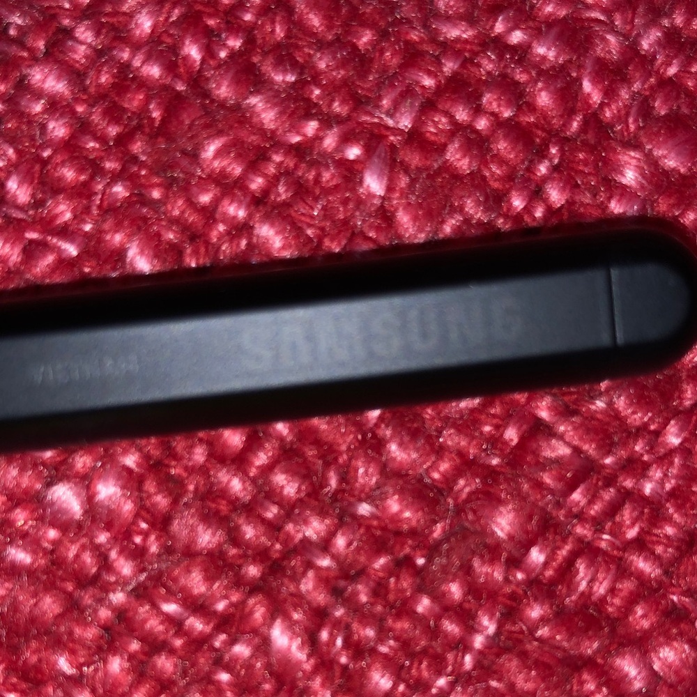 Black Samsung S Pen stylus with a silicone case - Picture 3 of 4